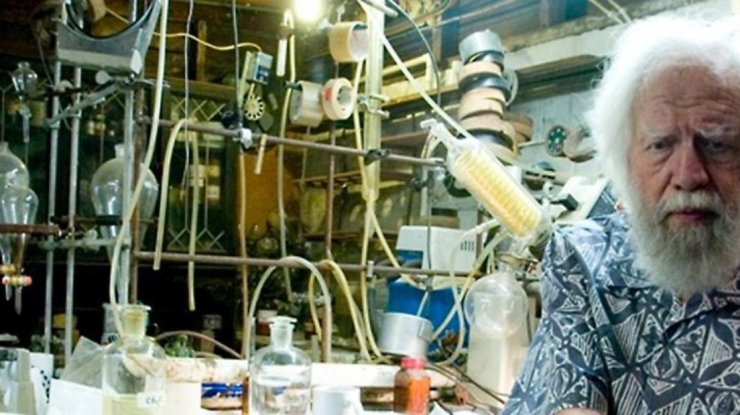 Sasha Shulgin in his lab