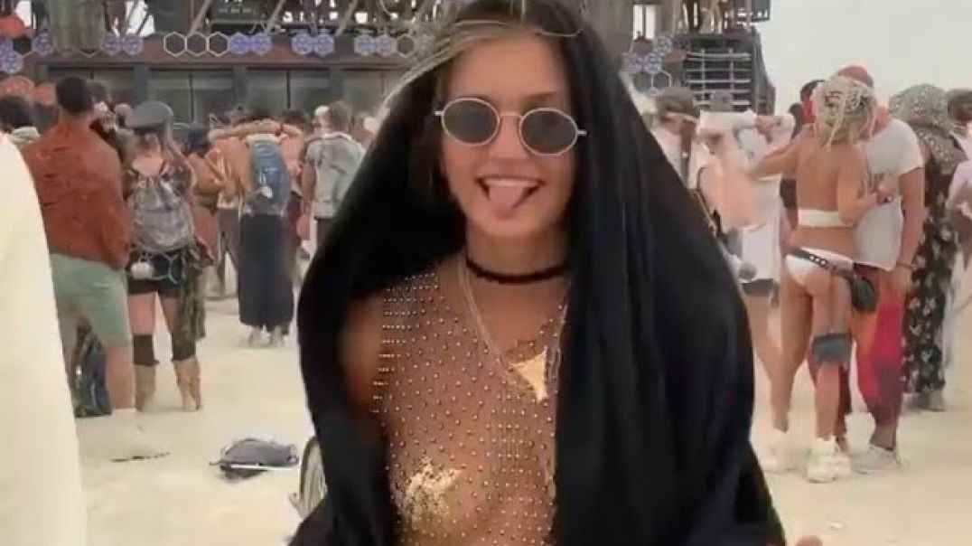 ⁣Sainte Vie live at Burning Man 2022